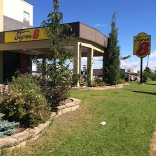 Super 8 By Wyndham Hotel